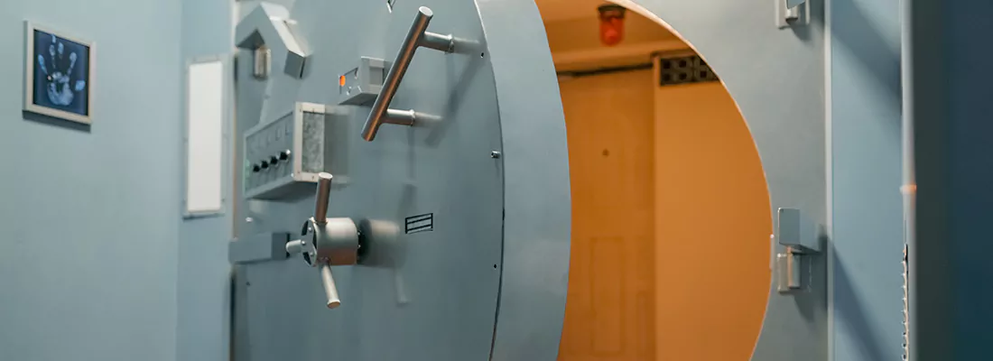 Vault and Safe locksmith services in Sarasota Springs, FL